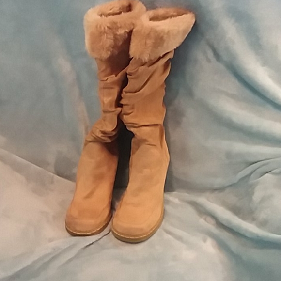 Tan knee high boots - Picture 2 of 3